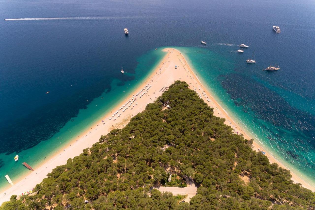 Villa Zlatni Rat With Pool By The Beach Zlatni Rat In Bol - Brac Kültér fotó